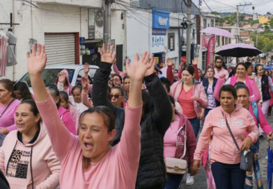 Caminan en Coroneo para concientizar sobre la detección oportuna de Cáncer